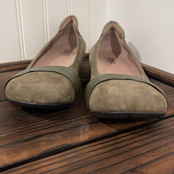 Abeo Tessa Khaki Suede Flats for Everyday Comfort - Picture 6 of 7